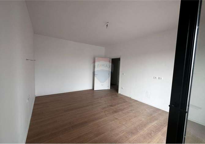 Zyre - Me Qera - Rruga e Kavajes - Tirane