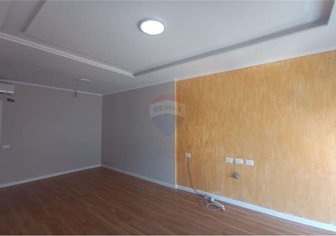 Ambient biznesi me qera 3+1 ne Tirane - 1,000 Euro