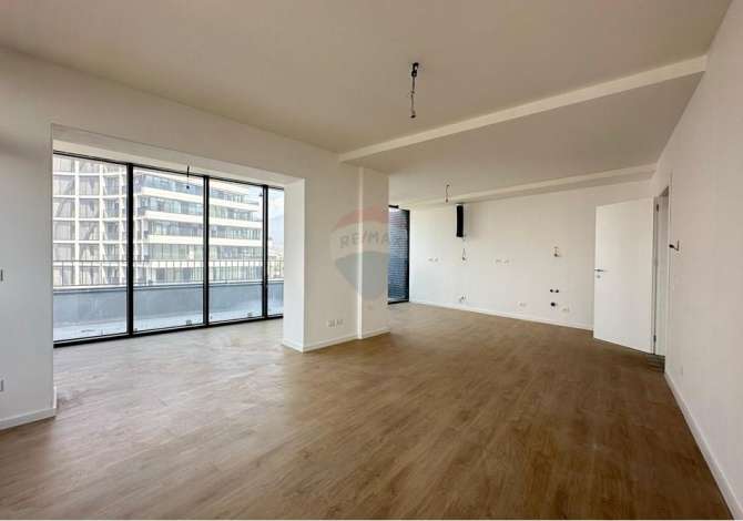 Zyra - Me Qera - Liqeni Artificial - Tirane