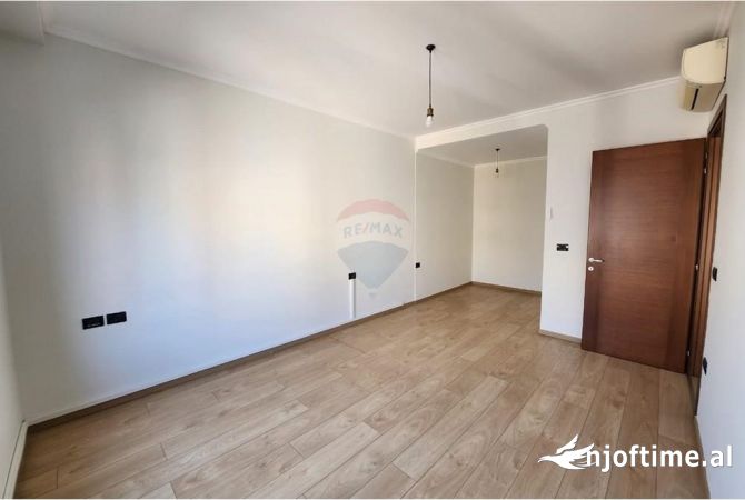 Ambient biznesi me qera 3+1 ne Tirane - 1,000 Euro