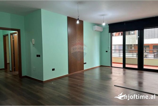 Zyre - Me Qera - Bllok - Tirane