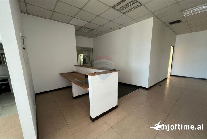Ambient biznesi me qera 3+1 ne Tirane - 2,300 Euro