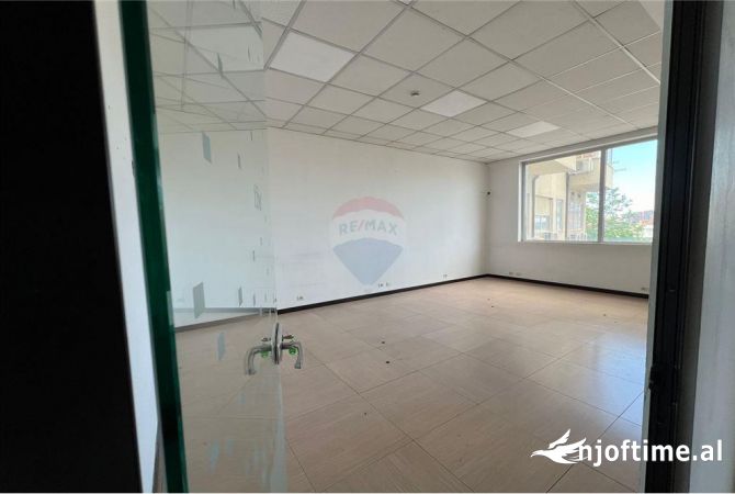 Zyre - Me Qera - Rruga e Kavajes - Tirane