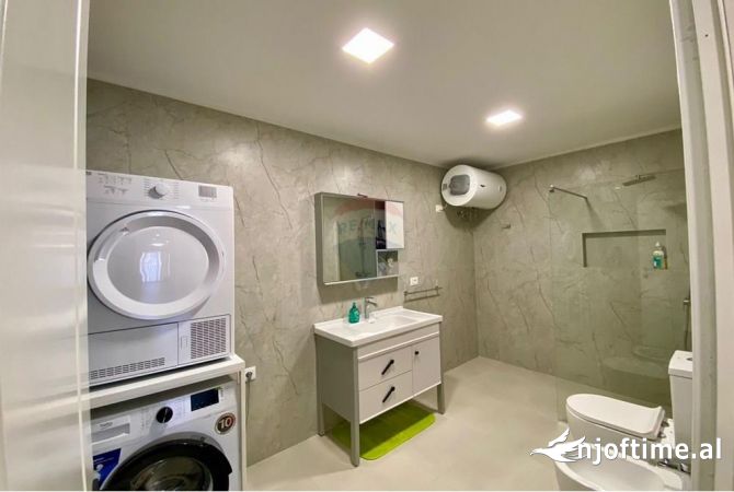 Shtepi ne shitje Apartament ne Tirane, 2+1, Mobilimi E mobiluar, Pagesa 275,000  Euro.