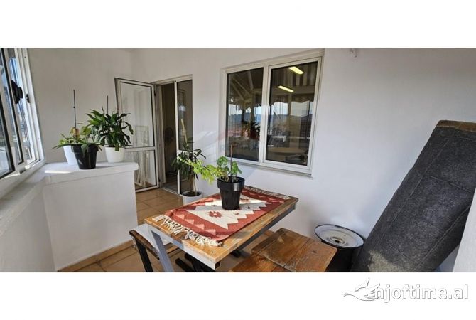 Ambient biznesi me qera 3+1 ne Tirane - 1,500 Euro