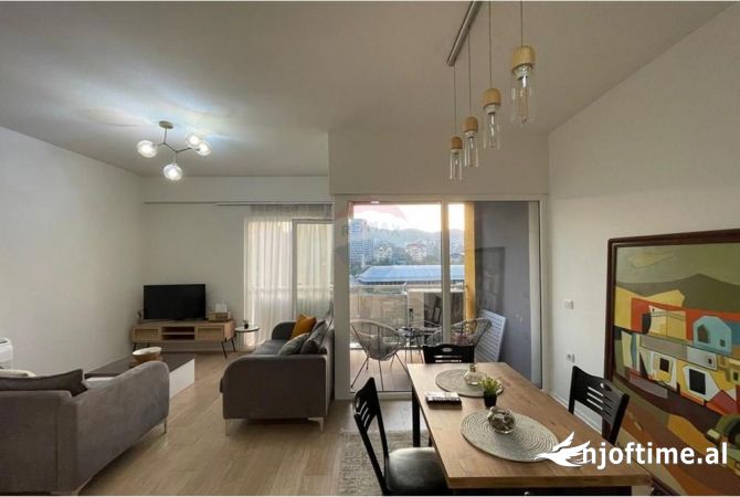 Shtepi me qera 2+1 ne Tirane - 1,400 Euro