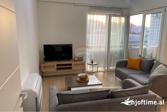 Shtepi me qera 2+1 ne Tirane - 1,400 Euro