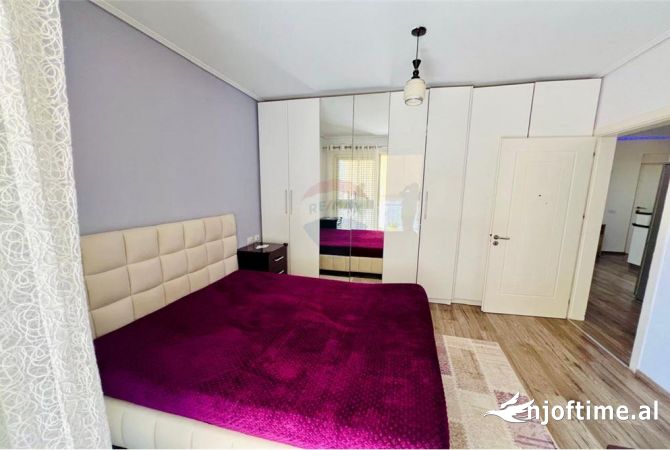 Shtepi ne shitje Apartament ne Tirane, 2+1, Mobilimi E mobiluar, Pagesa 260,000  Euro.