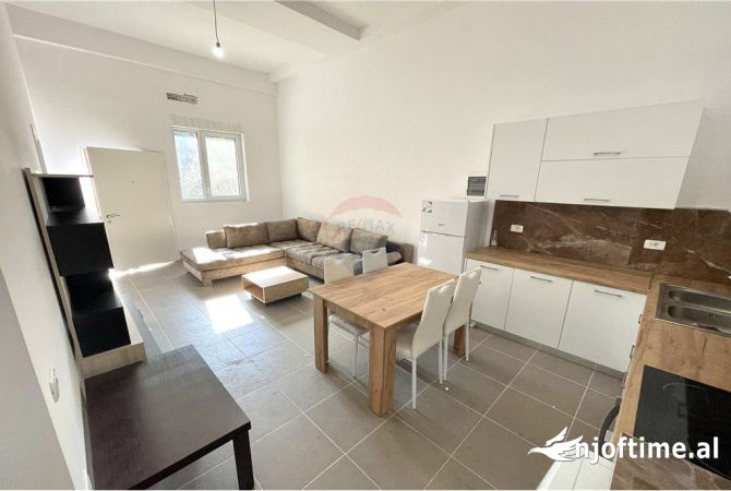 Shtepi ne shitje Apartament ne Tirane, 1+1, Mobilimi E mobiluar, Pagesa 105,000  Euro.