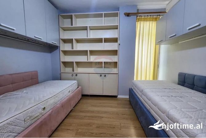 Shtepi ne shitje Apartament ne Tirane, 2+1, Mobilimi E mobiluar, Pagesa 195,000  Euro.