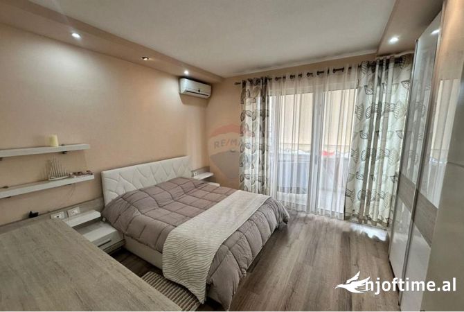 Shtepi me qera Apartament ne Tirane, 2+1, Mobilimi E mobiluar, Pagesa 1,200  Euro.