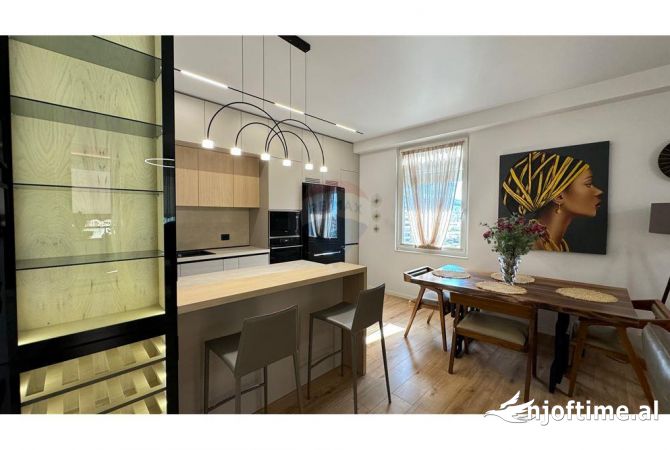 Shtepi me qera 2+1 ne Tirane - 1,600 Euro