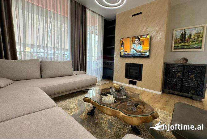 Shtepi me qera Apartament ne Tirane, 2+1, Mobilimi E mobiluar, Pagesa 1,600  Euro.