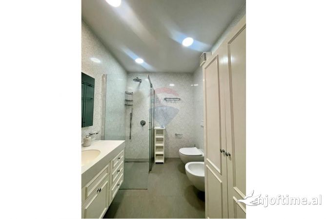 Shtepi me qera Apartament ne Tirane, 3+1, Mobilimi E mobiluar, Pagesa 1,500  Euro.