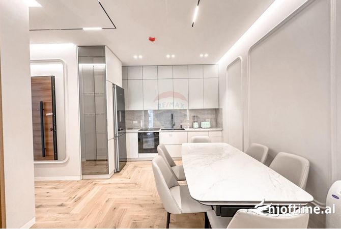 Shtepi me qera 3+1 ne Tirane - 2,300 Euro
