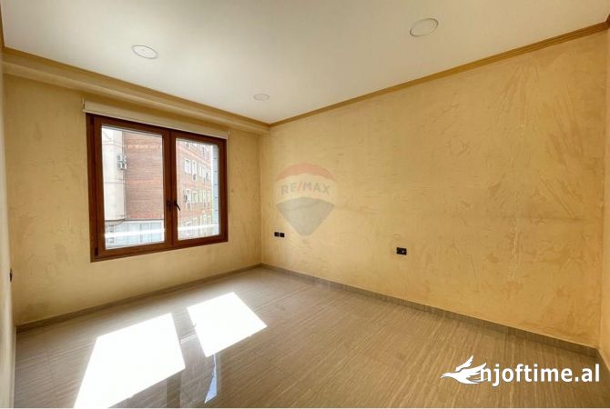 Jepet Zyre Me Qera tek Kompleksi Delijorgji