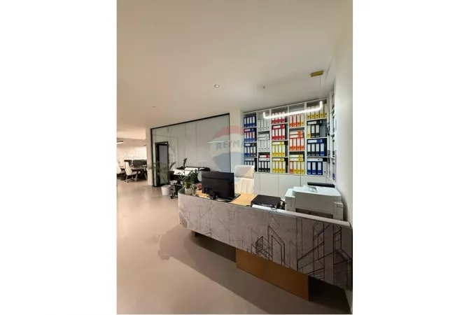 Ambient biznesi me qera 3+1 ne Tirane - 2,000 Euro