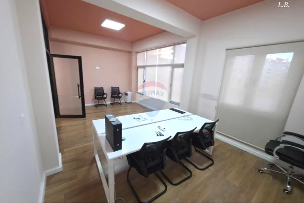 Zyre me qera tek Komuna e Parisit