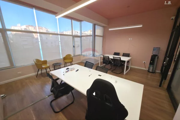 Zyre me qera tek Komuna e Parisit