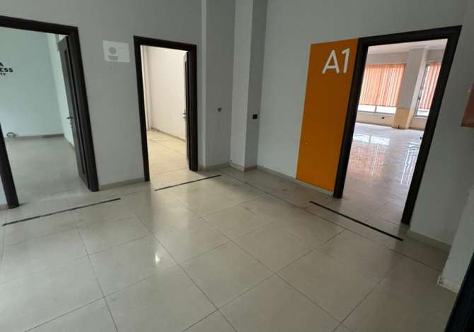 Ambient biznesi me qera 3+1 ne Tirane - 2,500 Euro
