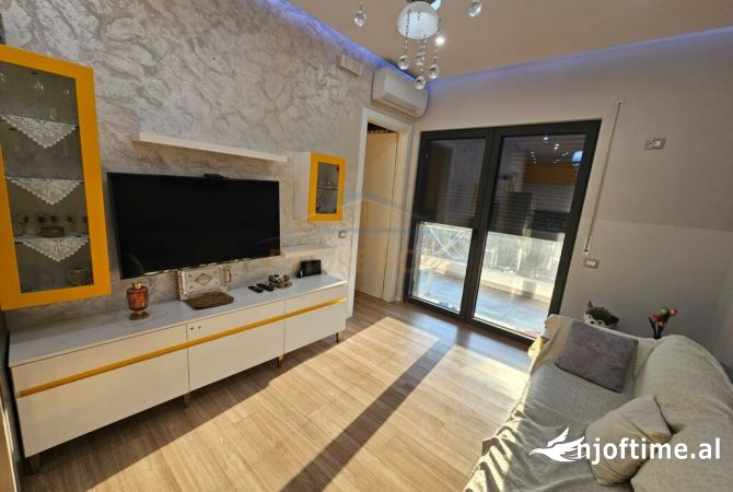 Shtepi me qera Apartament ne Tirane, 1+1, Mobilimi E mobiluar, Pagesa 1,000  Euro.