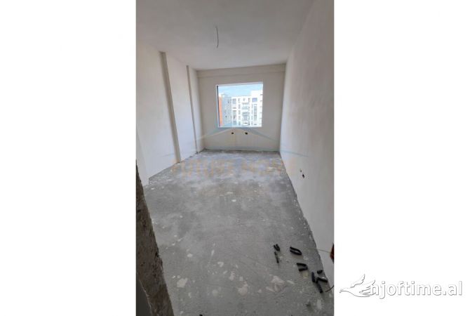 Shtepi ne shitje Apartament ne Tirane, 2+1, Mobilimi Bosh, pa mobiluar, Pagesa 159,700  Euro.