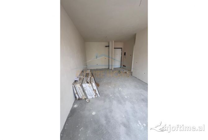 Shtepi ne shitje Apartament ne Tirane, 2+1, Mobilimi Bosh, pa mobiluar, Pagesa 159,700  Euro.
