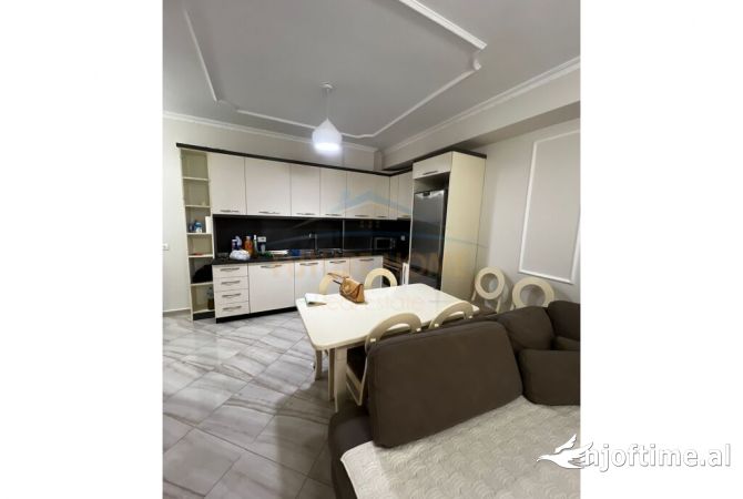 Shtepi me qera Apartament ne Tirane, 1+1, Mobilimi E mobiluar, Pagesa 600  Euro.