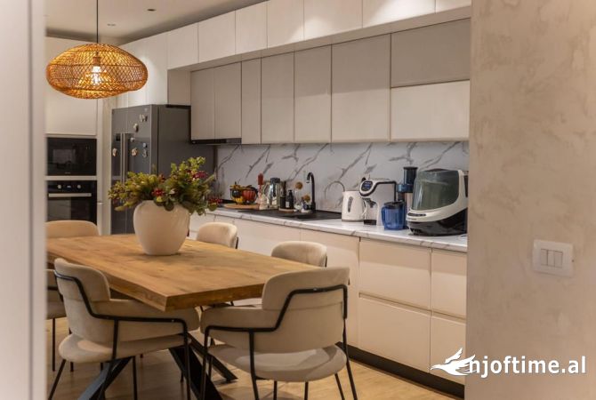 Shtepi ne shitje 2+1 ne Tirane - 240,000 Euro