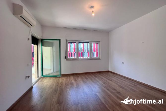 Shtepi me qera 2+1 ne Tirane - 1,200 Euro