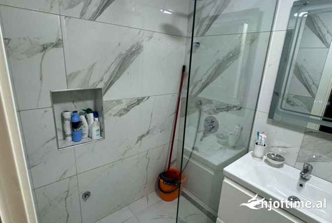 Shtepi me qera Apartament ne Tirane, 1+1, Mobilimi E mobiluar, Pagesa 600  Euro.