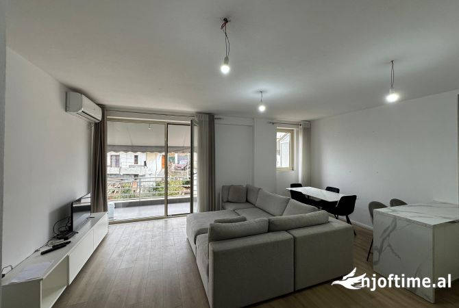 Shtepi me qera 2+1 ne Tirane - 400 Euro