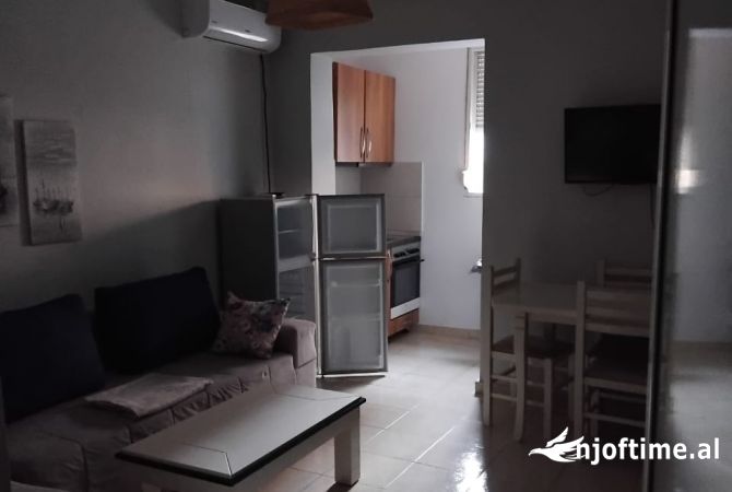 Shtepi me qera 1+1 ne Tirane - 400 Euro