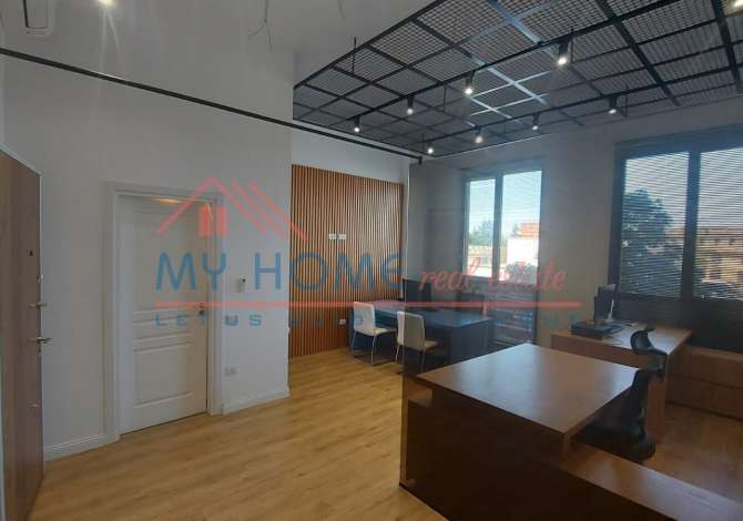 Ambjent Komercial ne shitje tek Kompleksi Zirkon ne Tirane