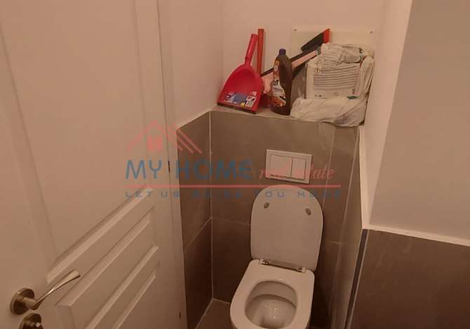 Ambjent Komercial ne shitje tek Kompleksi Zirkon ne Tirane