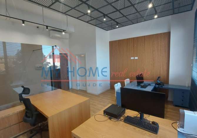 Ambjent Komercial ne shitje tek Kompleksi Zirkon ne Tirane