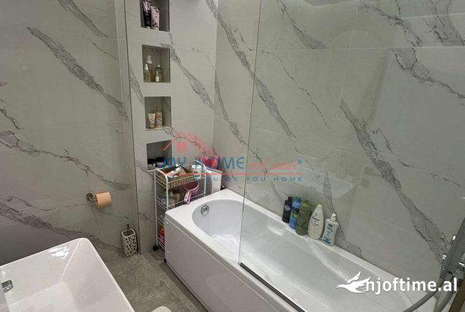 Shtepi ne shitje Apartament ne Tirane, 2+1, Mobilimi E mobiluar, Pagesa 179,000  Euro.