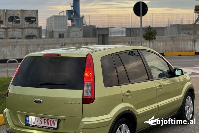 Makina ne shitje ne Durres, Ford, 2008 Benzine,Kambio Automatik Pagesa 3,800  Euro.