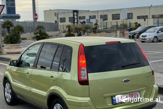 Makina ne shitje ne Durres, Ford, 2008 Benzine,Kambio Automatik Pagesa 3,800  Euro.
