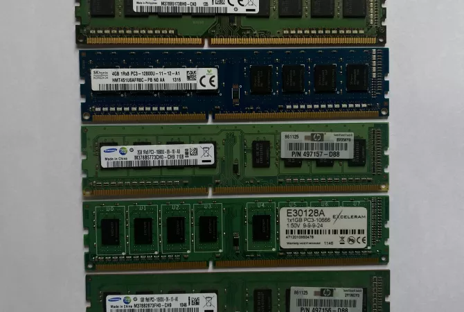Computers and Electronics in Tirana - 1,500 Leke