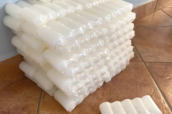 Artikuj te ndryshem ne Tirane - 80 Leke