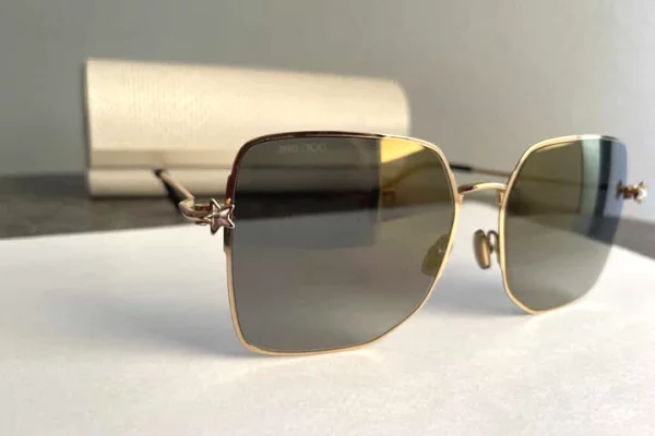 Veshje dhe Aksesor per te Rritur ne Tirane - 110 Euro