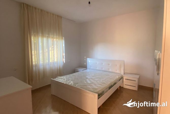 Shtepi me qera 2+1 ne Durres - 250 Euro