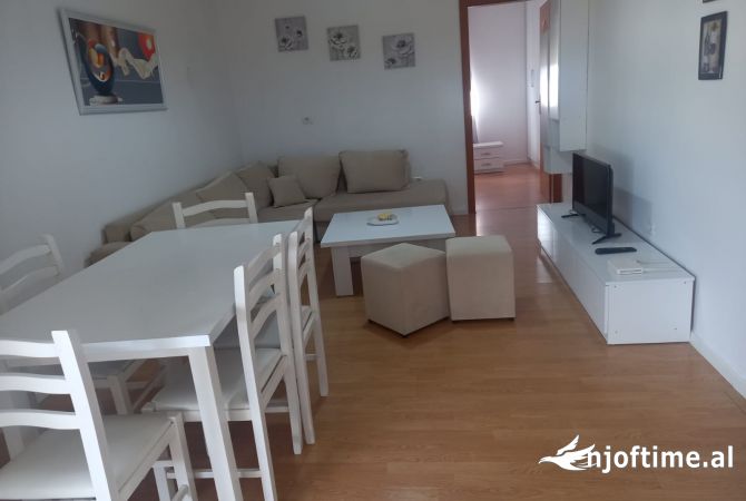 Shtepi me qera 1+1 ne Durres - 300 Euro