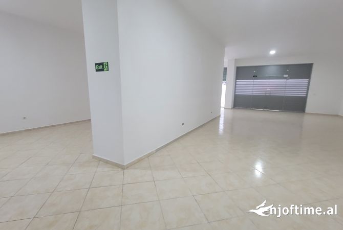 Ambient biznesi me qera 3+1 ne Durres - 600 Euro