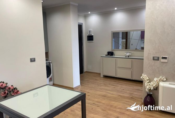 Shtepi ne shitje Apartament ne Durres, 3+1, Mobilimi E mobiluar, Pagesa 155,000  Euro.