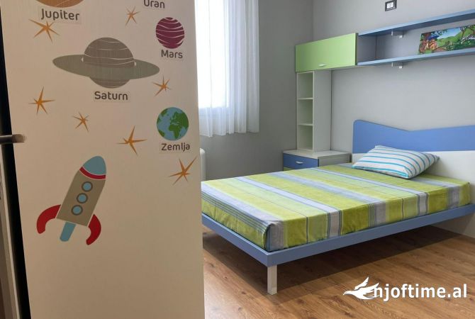 Shtepi ne shitje Apartament ne Durres, 3+1, Mobilimi E mobiluar, Pagesa 155,000  Euro.