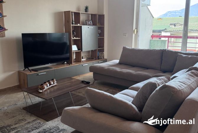 Shtepi me qera 2+1 ne Tirane - 650 Euro