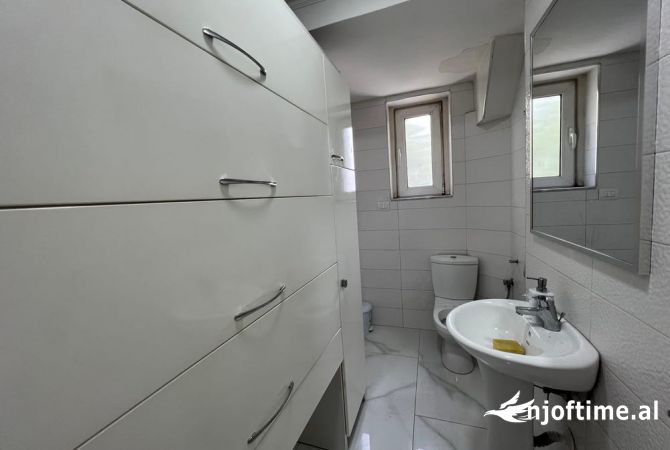 Shtepi ne shitje 1+1 ne Tirane - 100,000 Euro