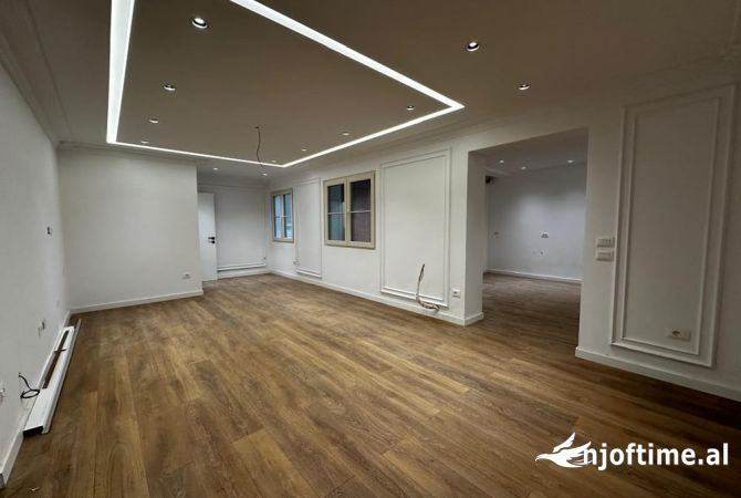 Ambient biznesi me qera 3+1 ne Tirane - 1,300 Euro